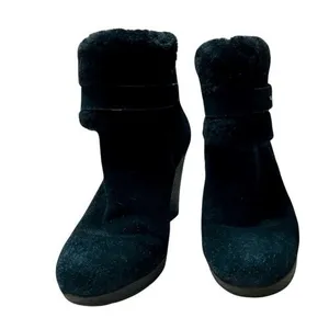 UGG Antonia Black Suede Fur Cuffed Wedge Boot Bootie 9 Quiet Luxury Casual Chic‎ thumbnail 4