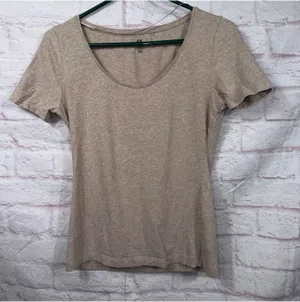 H&M Medium Beige Tshirt thumbnail 1