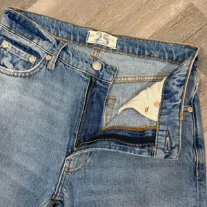 Free People We The Free Vixen Jeans 25 BluDistressed Cigarette Crop Raw‎ Hem thumbnail 10