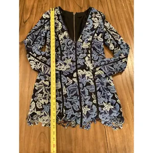 NBD X Corinne Womens Blue Lace Mini Dress Long Sleeve Floral Fitted V Neck thumbnail 4