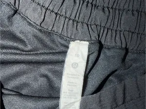 lululemon Hotty Hot 2.5” Shorts thumbnail 3