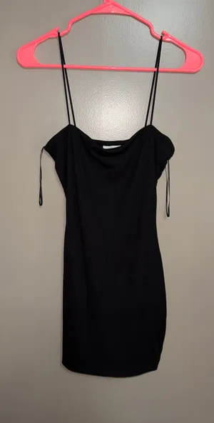 black dress thumbnail 1