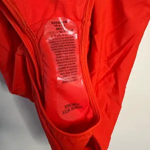 Hollister Red Notch Front One Piece Swimsuit Size Small NWT Strappy Tie Straps thumbnail 5