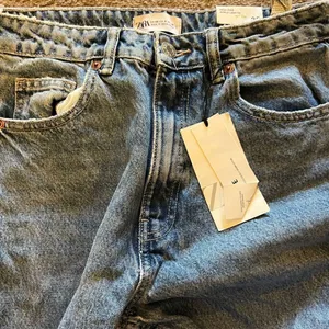 NWT Zara high rise ankle jeans 6‎ thumbnail 2