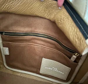 Marc Jacobs The Tote Bag thumbnail 10