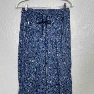 Athleta Women 2 Blue Avenue Printed Wide Leg Crop Pants Lightweight Athleisure thumbnail 3