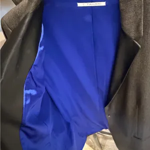Beautiful T Tahari Blazer thumbnail 4