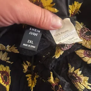 SHEIN Black Sunflowers Pull on Shorts with Tassels thumbnail 3