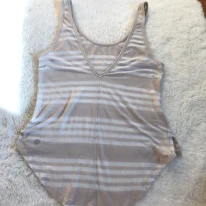Lululemon tank top size 4 thumbnail 1
