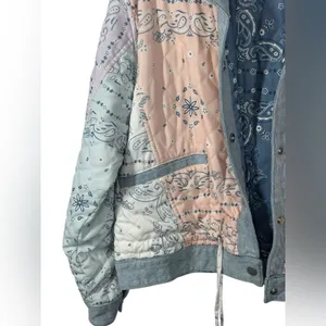 BLANK NYC Reversible Quilted Denim Jacket Large Blue Floral Snap Front Coat thumbnail 10
