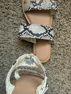 Old Navy Faux-Leather Double-Strap Slide Sandals Size 9 in Faux Snakeskin thumbnail 3