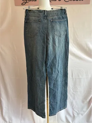 Ashley Mason Premium High Rise Straight Jeans Size 3/26 with Gold Stud Detail thumbnail 2