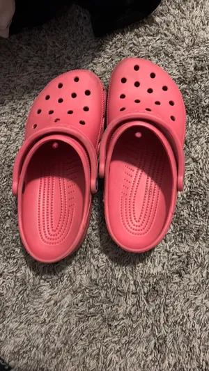 Pink Crocs Women’s 8 thumbnail 3