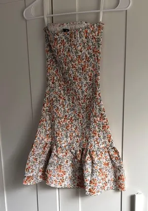 Windsor Floral Smocked Strapless Dress thumbnail 5