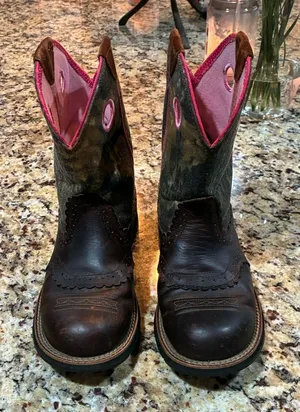 Women’s Ariat Brown and Pink Western Boots Size 8 thumbnail 1