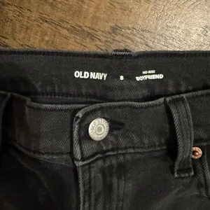 Old Navy Black Womens Jean Shorts Mid-Rise Boyfriend Denim Shorts Size 8 EUC thumbnail 2