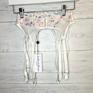 Victoria’s Secret For Love and Lemons Tanga Con Contorno Garter thumbnail 8