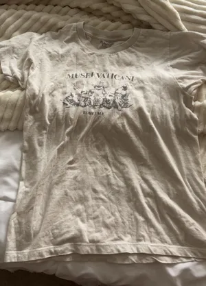 Brandy Melville graphic tee thumbnail 1