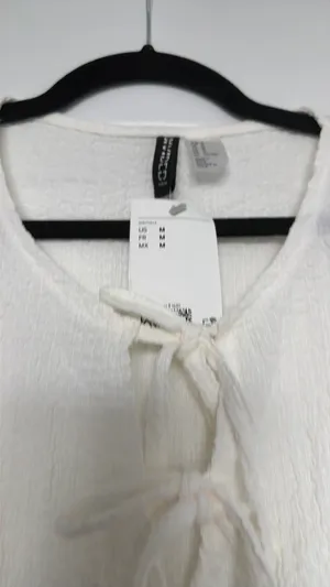 H&M long sleeve white top thumbnail 2