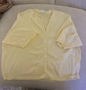 Things Between Top Yellow Size L thumbnail 1