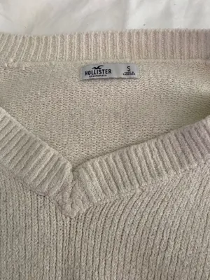 Hollister Cropped Sweater thumbnail 3