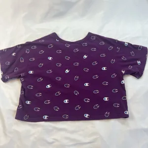 Champion T-Shirt Women's Large Short‎ Sleeve Crop Top Purple All Over Logo Print thumbnail 2