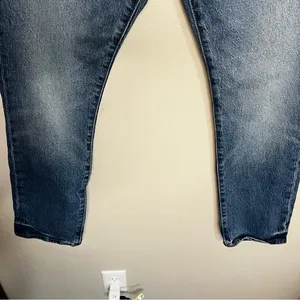 Levi’s 502’s‎ Woman’s Premium Quality High Rise Tapered Jeans thumbnail 5