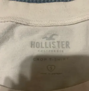 Hollister Short Sleeve Cropped Tshirt thumbnail 2