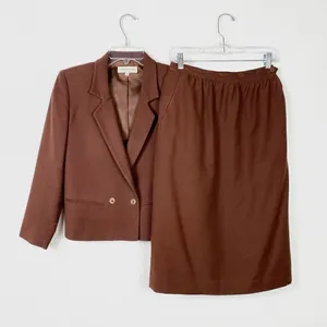 Vintage Jones New York Brown Professional Workwear Blazer & Skirt Suit thumbnail 4