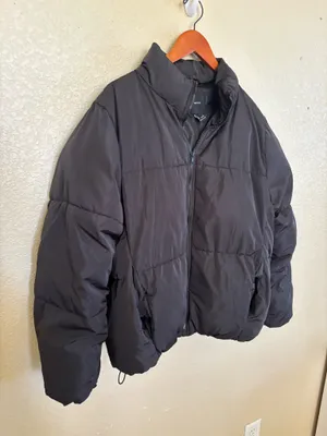 Forever 21 Black Puffer Jacket thumbnail 3