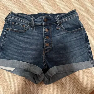 Hollister Jean shorts thumbnail 1