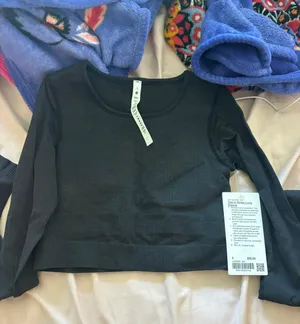 Lululemon Top thumbnail 1