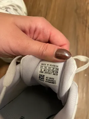 Adidas Sneakers thumbnail 4