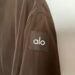 Alo Yoga Faux Fur Urbanite Bomber Espresso/Ivory S thumbnail 6