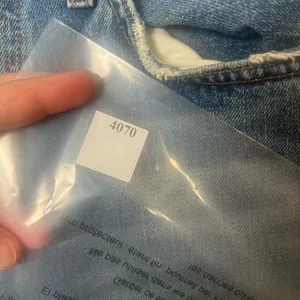 Reformation‎ Woman 24 Relaxed Straight High Waisted raw hem Blue Jeans thumbnail 8