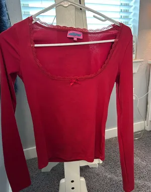 Edikted Red Top Long Sleeve thumbnail 1