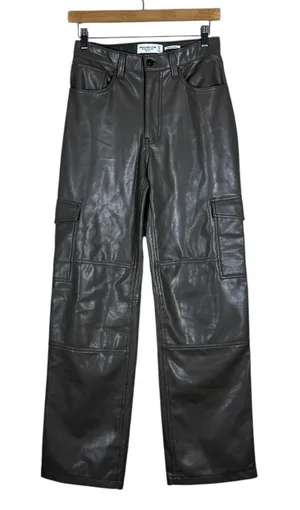 Abercrombie & Fitch 90s Relaxed High Rise Vegan Leather Cargo Pants Size 27/4 thumbnail 1