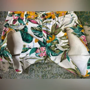 Vintage 90s jungle floral denim cotton jean shorts, size 4/6 thumbnail 10