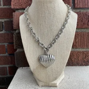 Anne Klein Authentic Ribbed Heart Silver Tone‎ Vintage 80's Necklace Link Toggle thumbnail 2