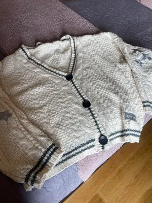 Cardigan thumbnail 2
