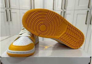 Jordan 1 Mid- University Gold thumbnail 5