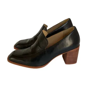 42 Gold Women’s Size 6 Black Leather Loafer Pumps Block Heel Slip On Shoes thumbnail 2