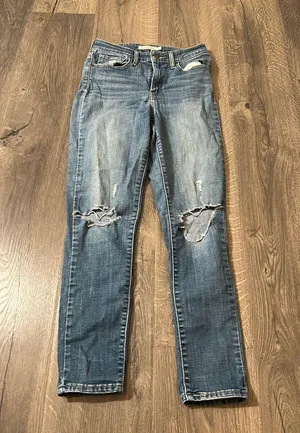 Women’s Levi’s Jeans thumbnail 1