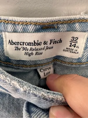 Abercrombie Curve Love 90s Relaxed High Rise Jeans Light Wash 32/14 XL Length thumbnail 4