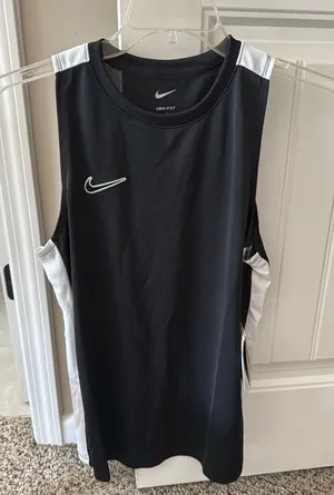 Women’s Nike Dri-Fit tank thumbnail 1
