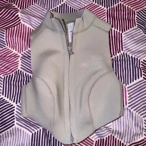 Skims Size xxs Sport Swim Mock Neck Zip Top Chrome Gray Sleeveless Zip Front NWT thumbnail 10