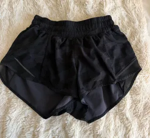 Lululemon Hotty Hot Shorts 2.5" thumbnail 1