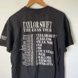 Taylor Swift The Eras Tour Official Tour Merch T-Shirt Black 100% Cotton Size L thumbnail 5