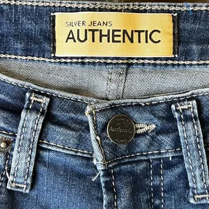 SILVER JEANS Authentic The Curvy Boyfriend Jean Size 4 NWT thumbnail 7