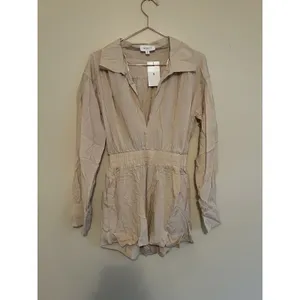Mable Beige Long Sleeve Collared Smocked Waist Romper Shortalls‎ Size S thumbnail 3